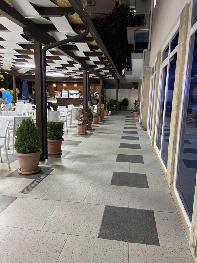 Отель Center Park Велипойе Экстерьер фото